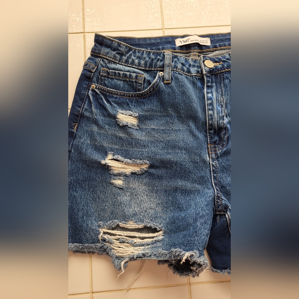 😁*BOGO SALE*😁 VINTAGE YMI high rise dream fit shorts size 11/30 waist - Picture 3 of 5